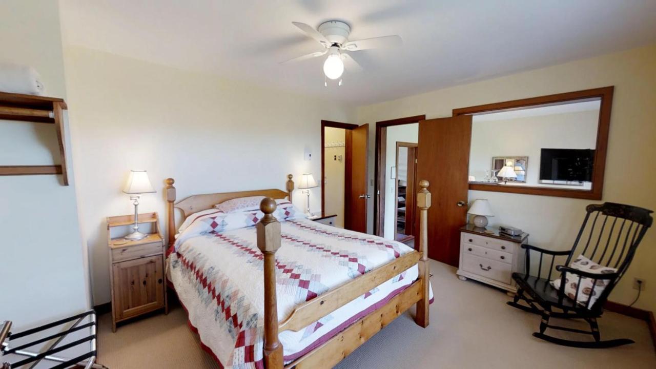 Bayview Pines Country Inn B&B มาโฺฮนเบย์ ภายนอก รูปภาพ