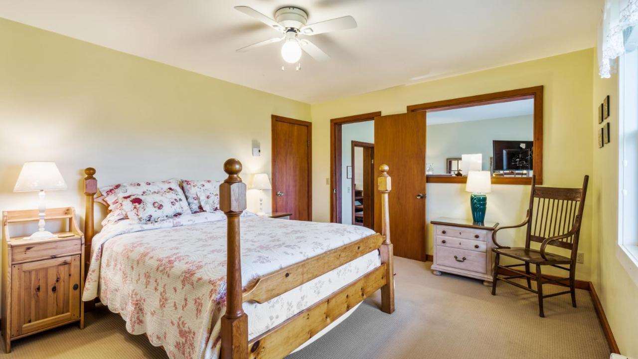 Bayview Pines Country Inn B&B มาโฺฮนเบย์ ภายนอก รูปภาพ
