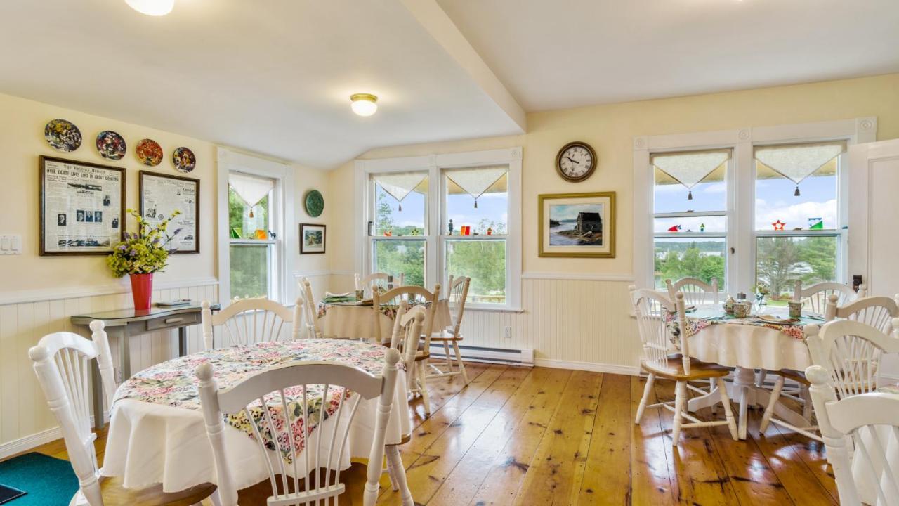 Bayview Pines Country Inn B&B มาโฺฮนเบย์ ภายนอก รูปภาพ