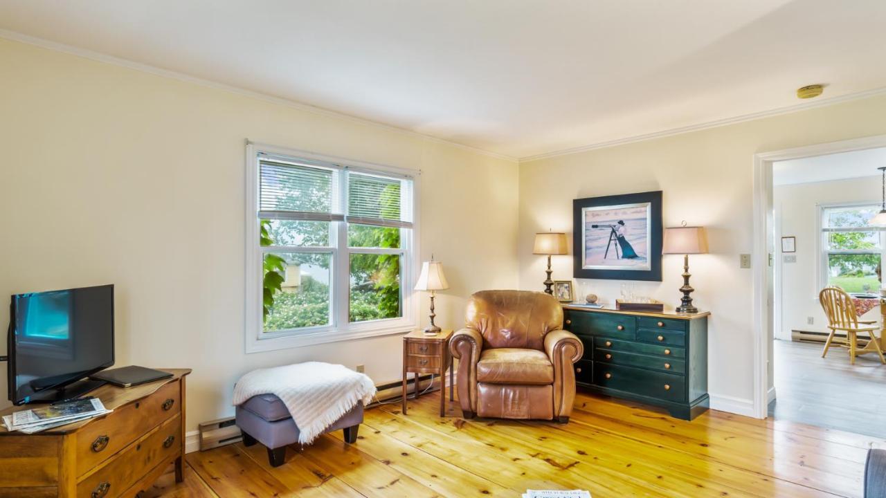 Bayview Pines Country Inn B&B มาโฺฮนเบย์ ภายนอก รูปภาพ
