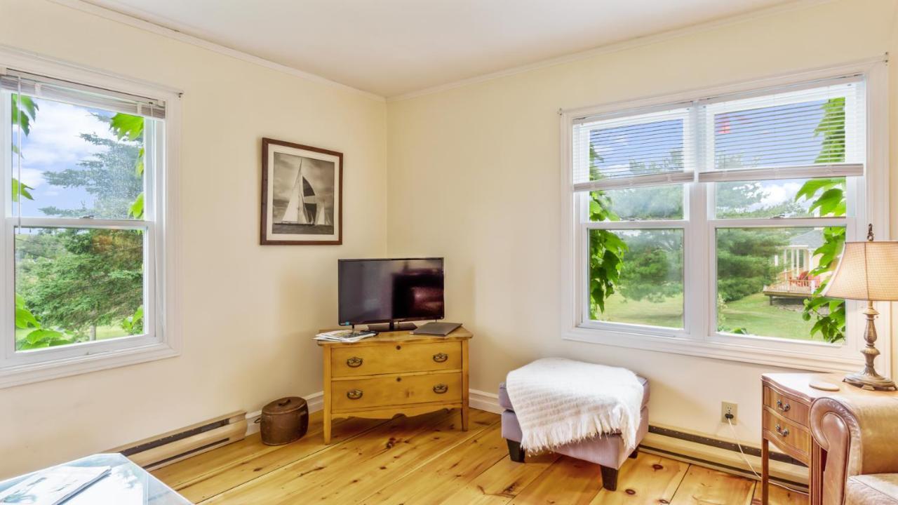 Bayview Pines Country Inn B&B มาโฺฮนเบย์ ภายนอก รูปภาพ