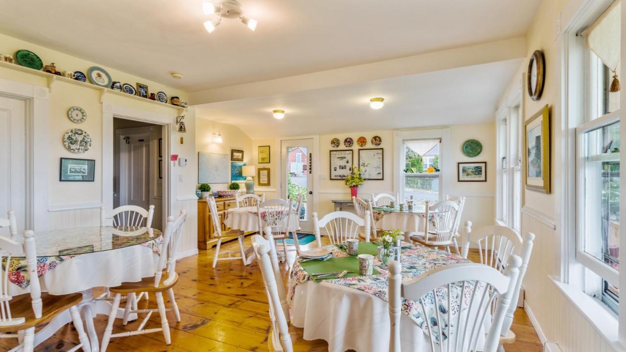 Bayview Pines Country Inn B&B มาโฺฮนเบย์ ภายนอก รูปภาพ