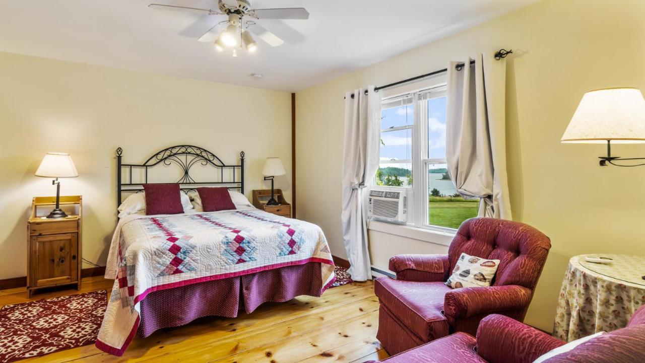 Bayview Pines Country Inn B&B มาโฺฮนเบย์ ภายนอก รูปภาพ