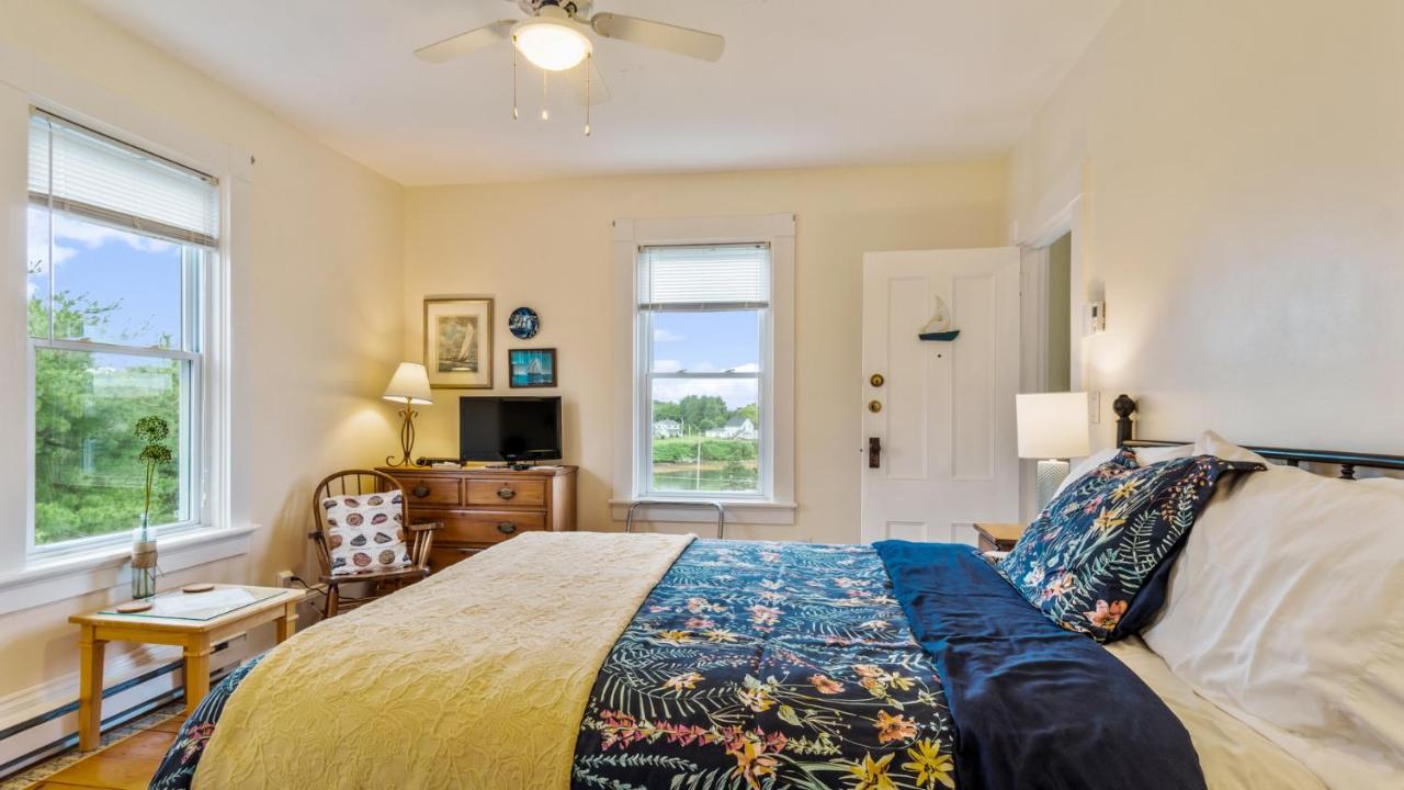 Bayview Pines Country Inn B&B มาโฺฮนเบย์ ภายนอก รูปภาพ