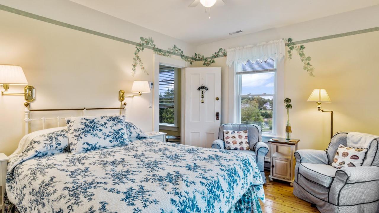 Bayview Pines Country Inn B&B มาโฺฮนเบย์ ภายนอก รูปภาพ