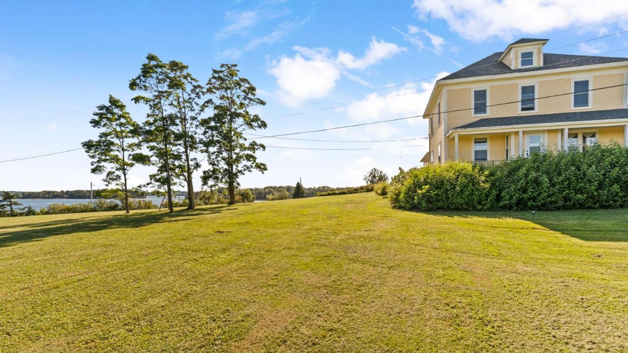 Bayview Pines Country Inn B&B มาโฺฮนเบย์ ภายนอก รูปภาพ