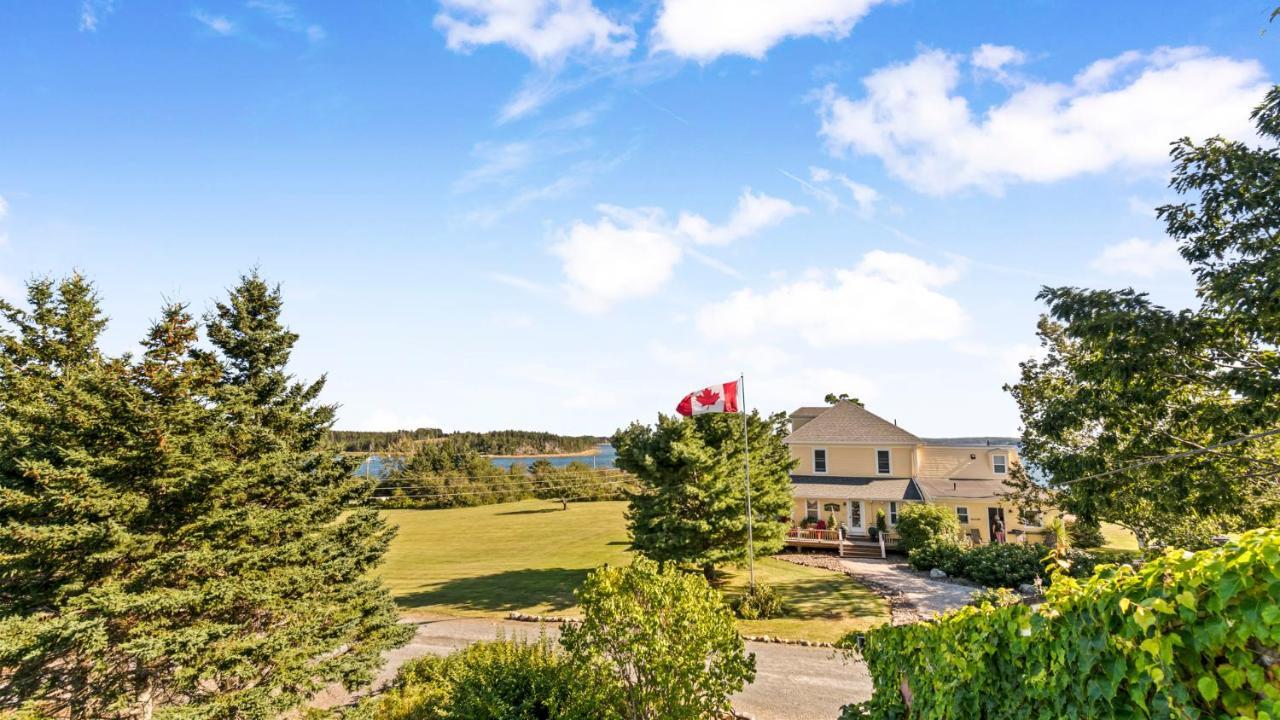 Bayview Pines Country Inn B&B มาโฺฮนเบย์ ภายนอก รูปภาพ