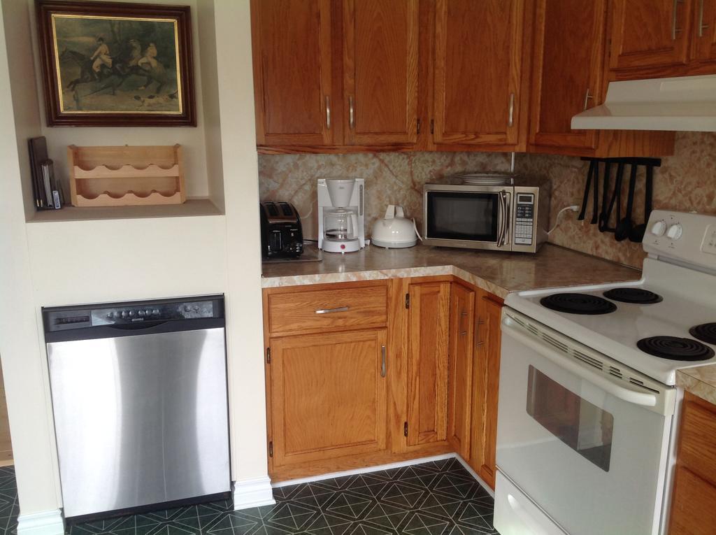 Bayview Pines Country Inn B&B มาโฺฮนเบย์ ภายนอก รูปภาพ