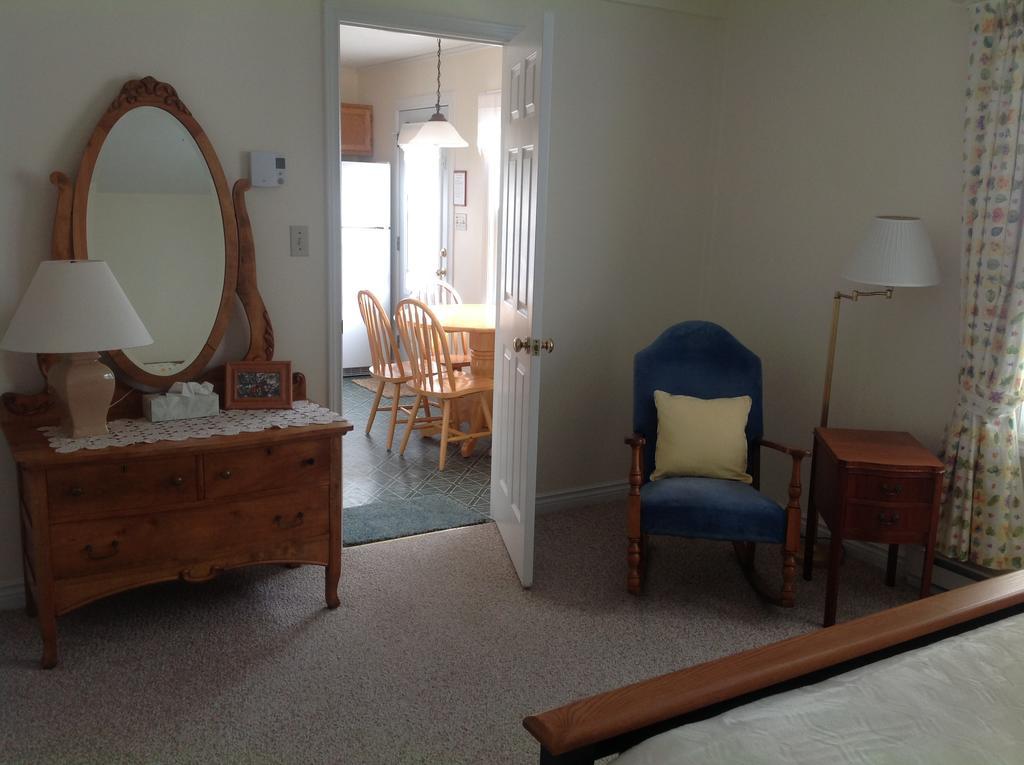 Bayview Pines Country Inn B&B มาโฺฮนเบย์ ภายนอก รูปภาพ