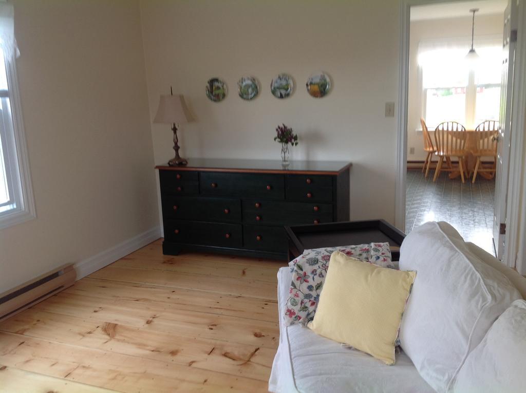 Bayview Pines Country Inn B&B มาโฺฮนเบย์ ภายนอก รูปภาพ