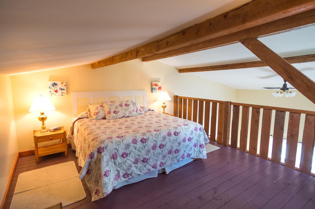 Bayview Pines Country Inn B&B มาโฺฮนเบย์ ภายนอก รูปภาพ