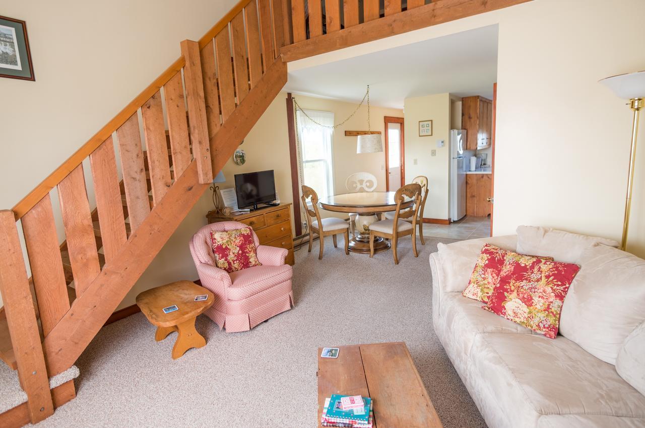 Bayview Pines Country Inn B&B มาโฺฮนเบย์ ภายนอก รูปภาพ